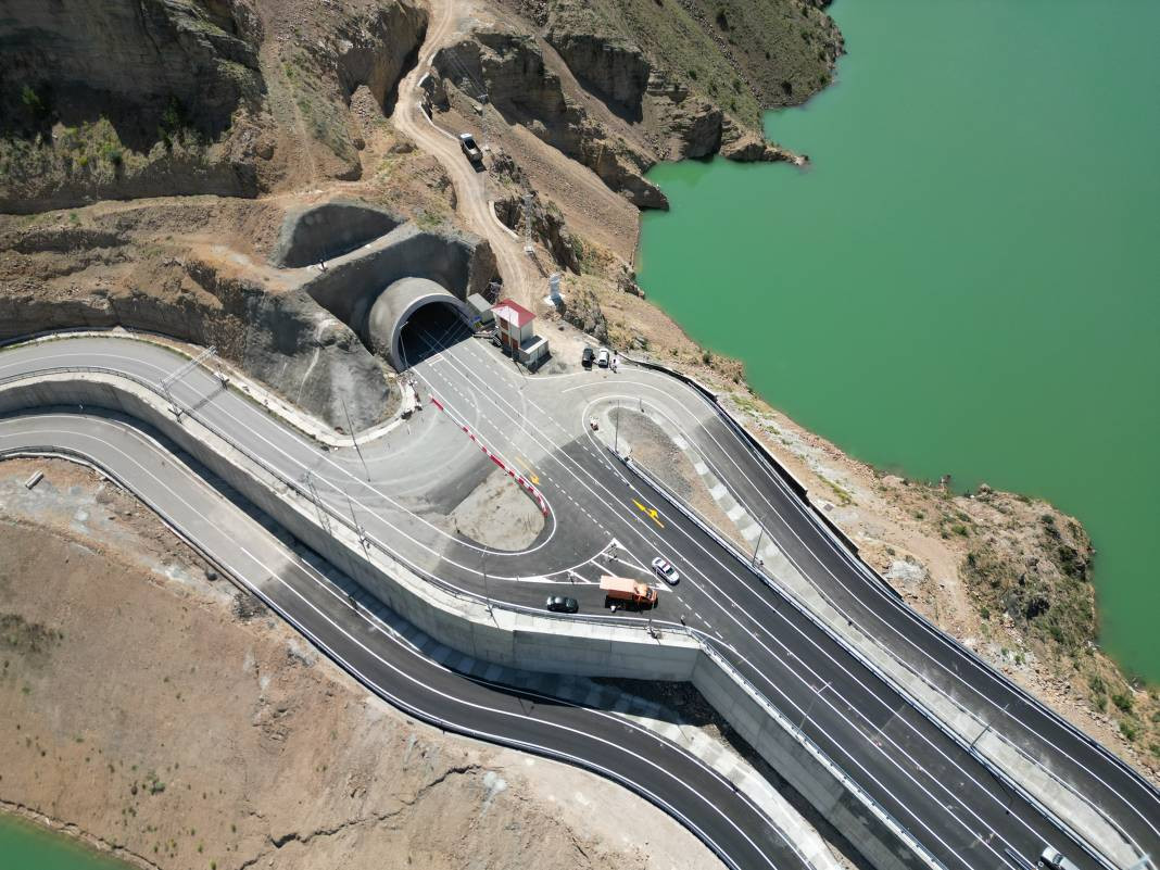 Yusufeli Merkez Viyadüğü hizmete açıldı! 15,5 kilometre kısaldı - Resim: 2